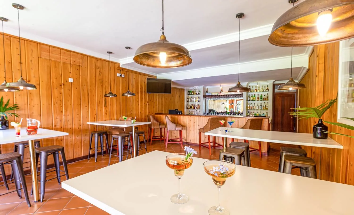 Lodge bar