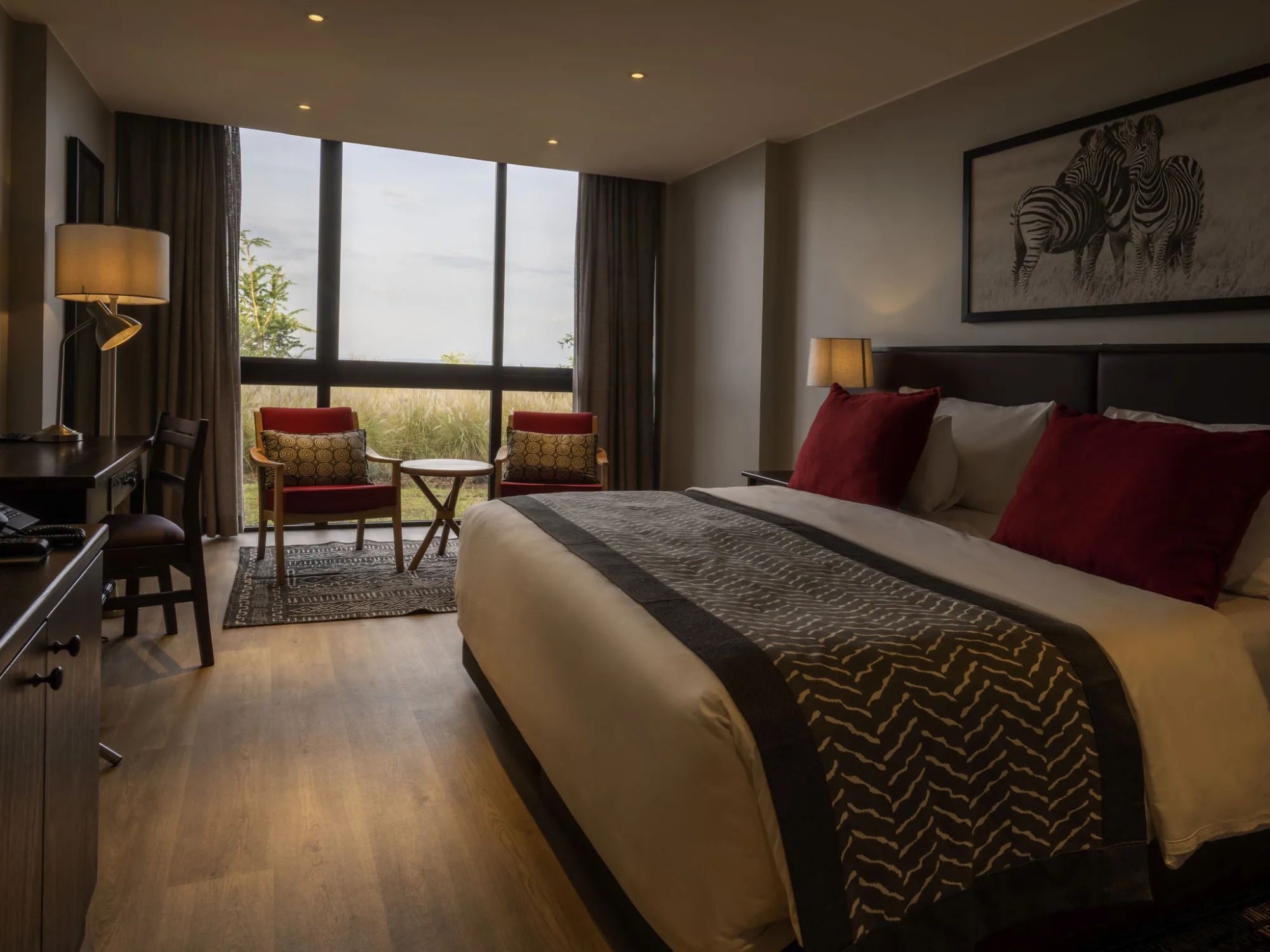 Contemporary king room