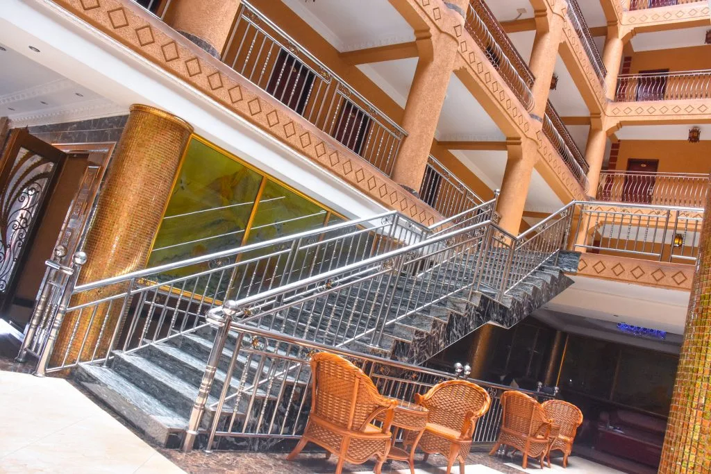 Guest floor gallery overlooking the atrium