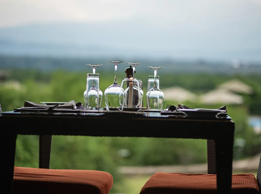 Wilderness-view dining