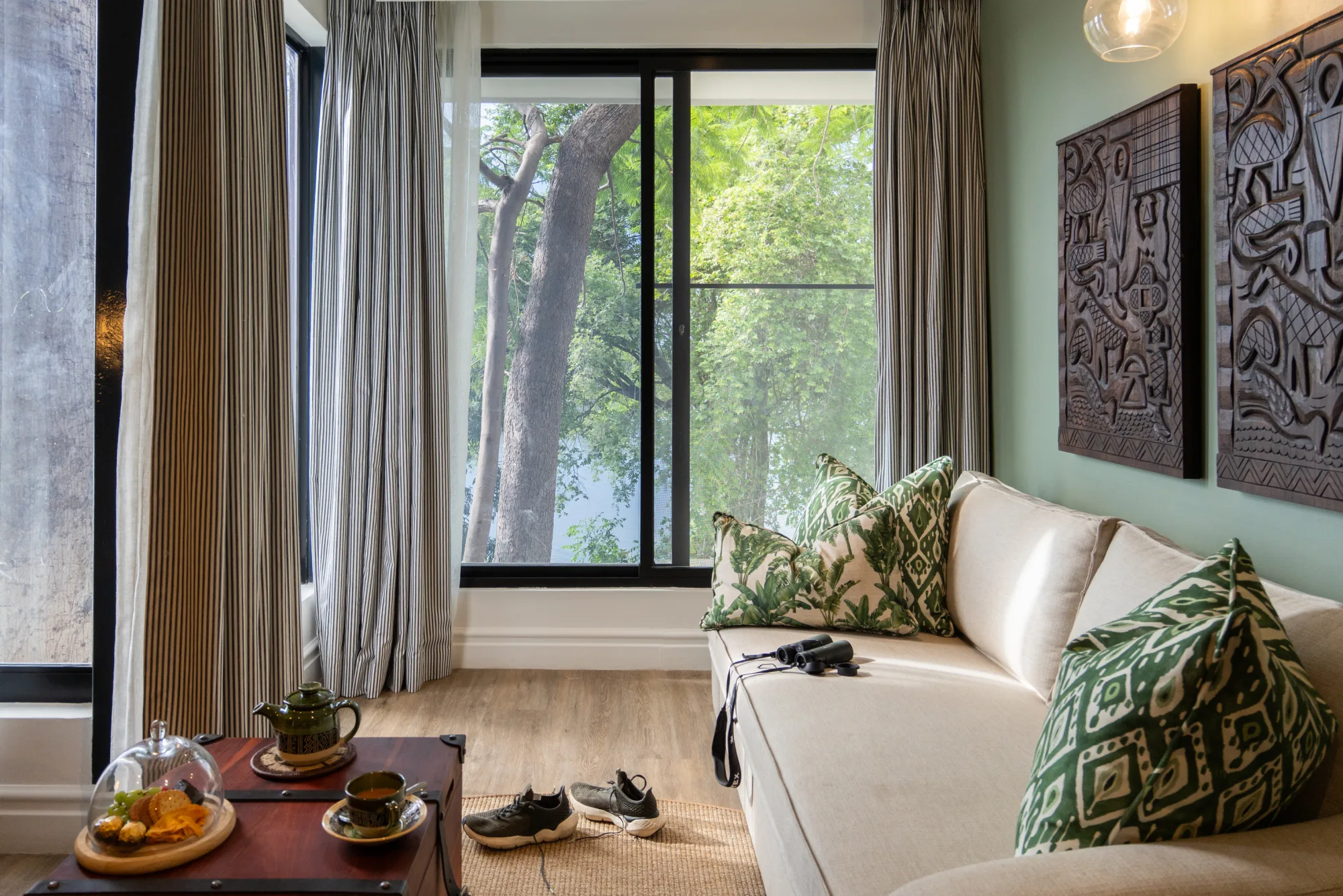 Riverside guest-room lounge