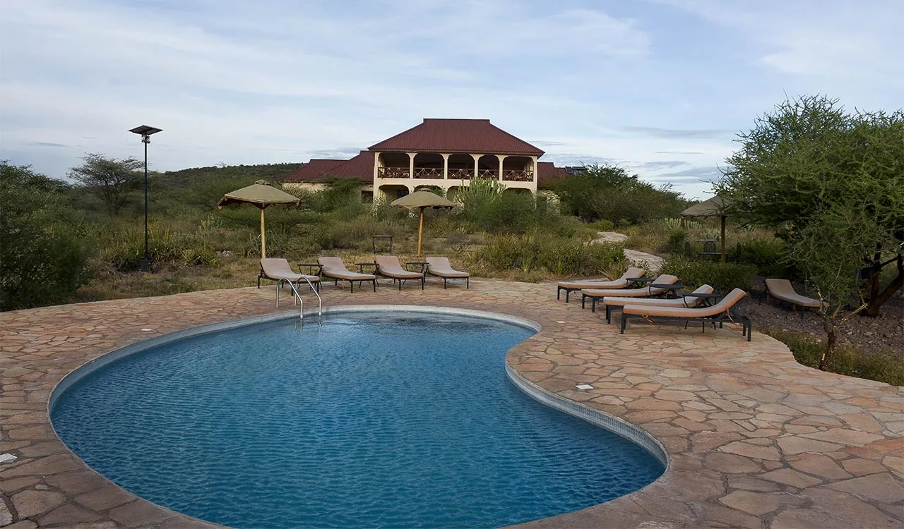 Outdoor lodge pool