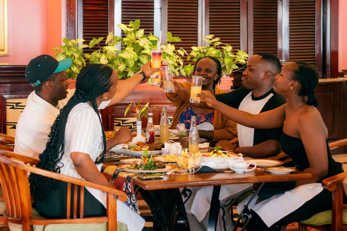 Lakeside dining and drinks at Kiyaga Restaurant.