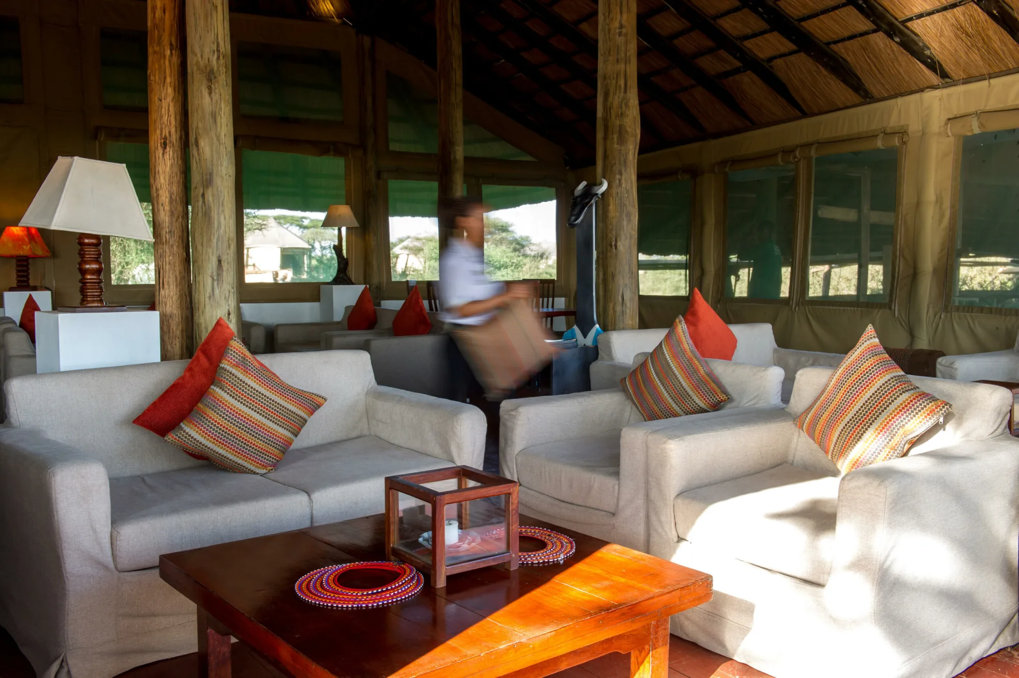 Open-sided lodge lounge