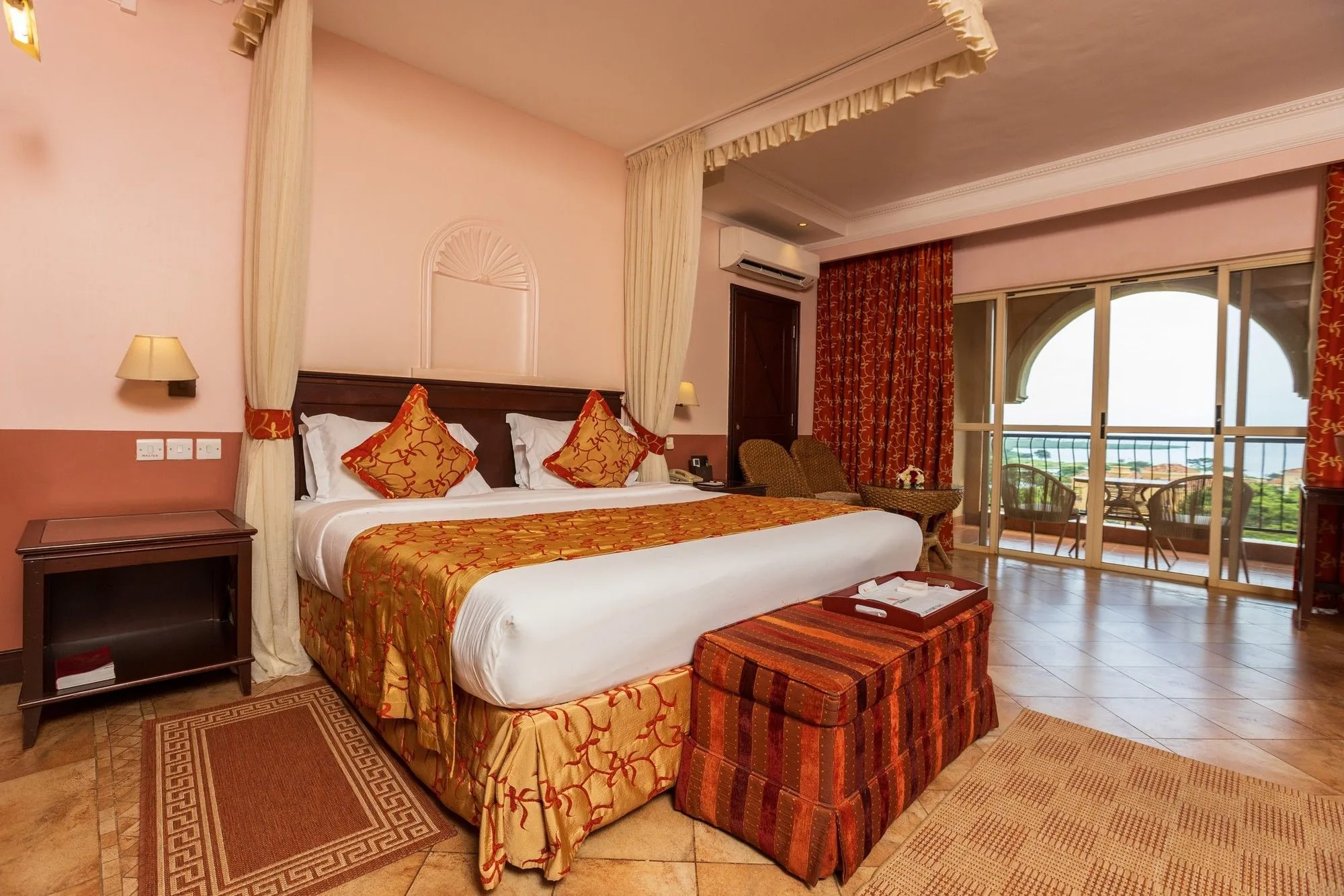 Lake-view deluxe room
