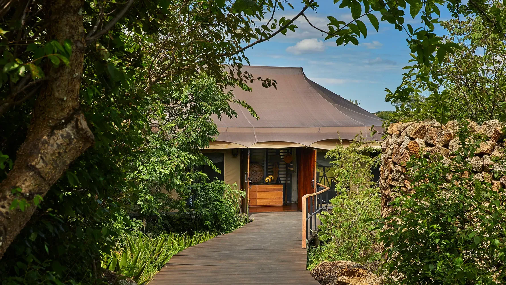 Suite entrance among boulders