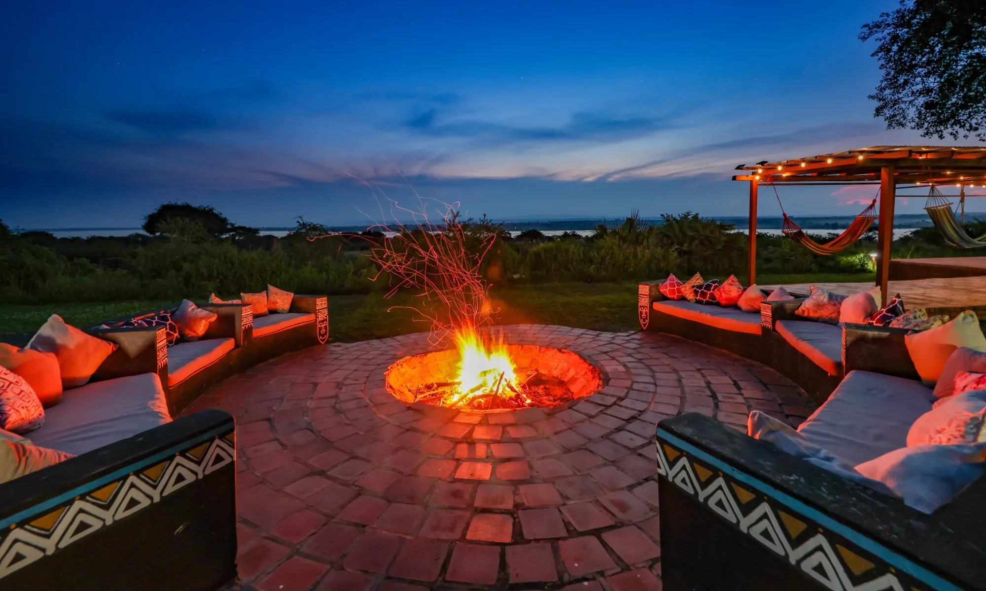 Open-air firepit