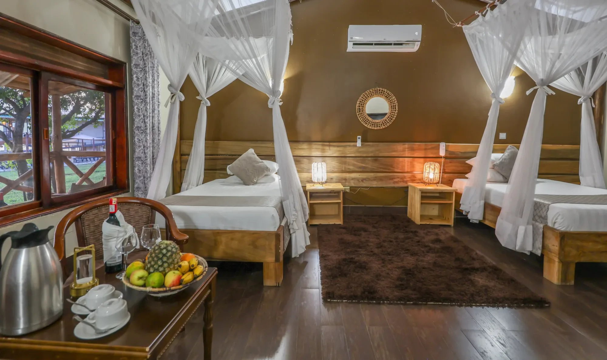 Twin guest room