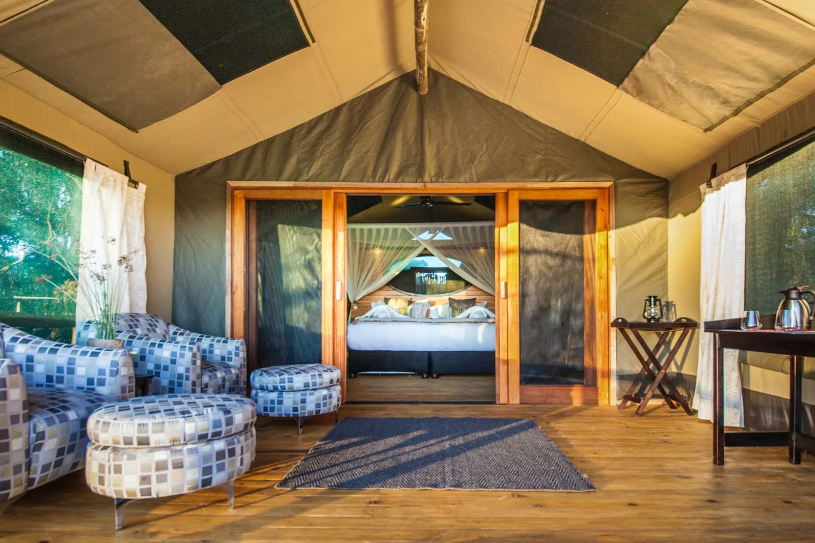 Tented-suite viewing deck