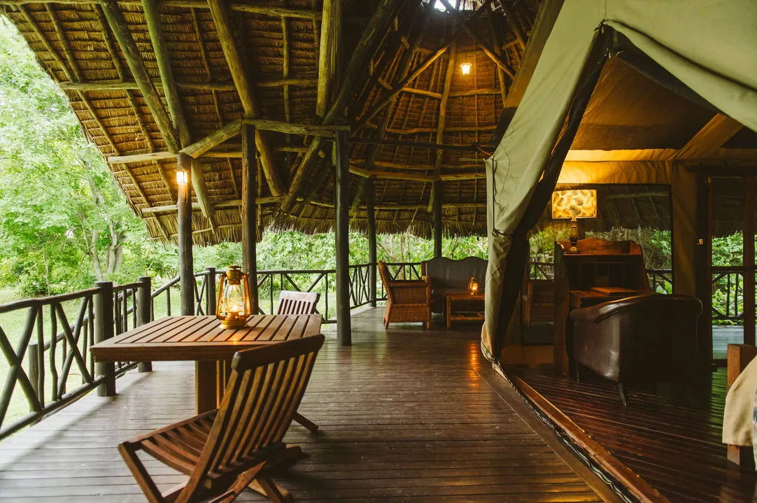 A private veranda lounge for sundowners between game drives.