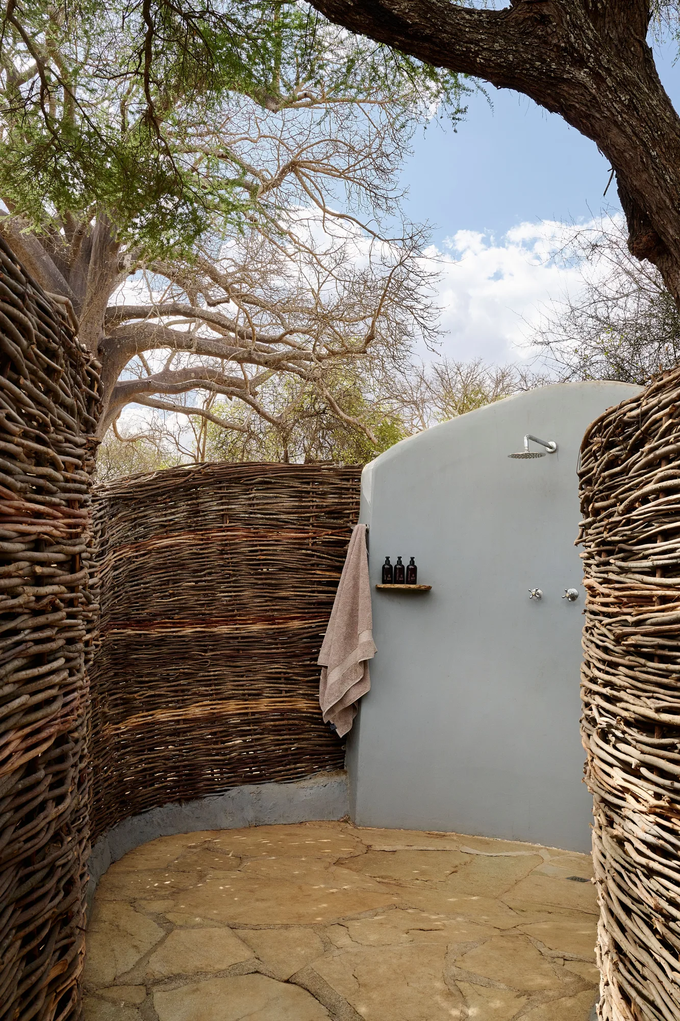 Outdoor guest-tent shower