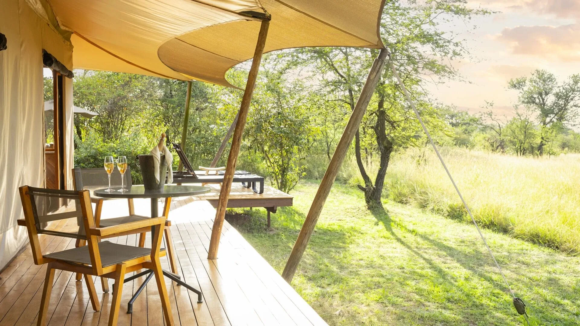 Private guest deck