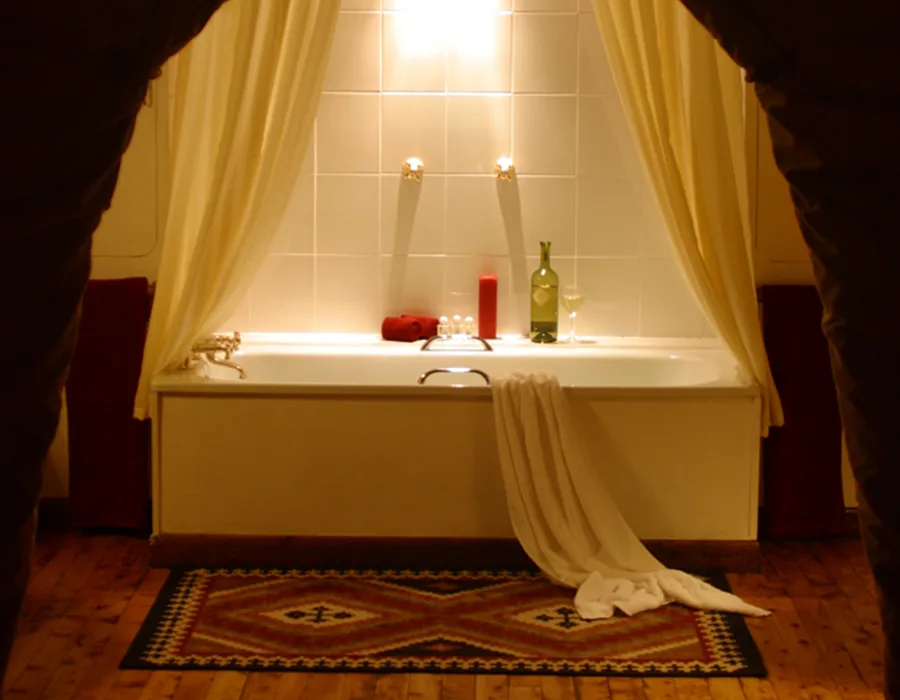En-suite bathtub