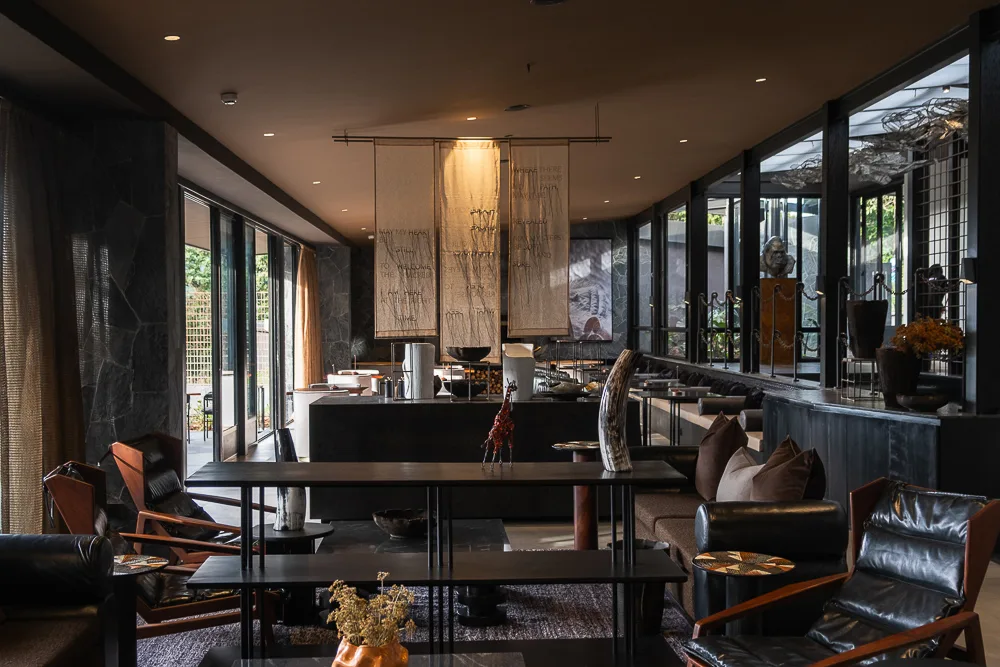 Contemporary African lodge lounge