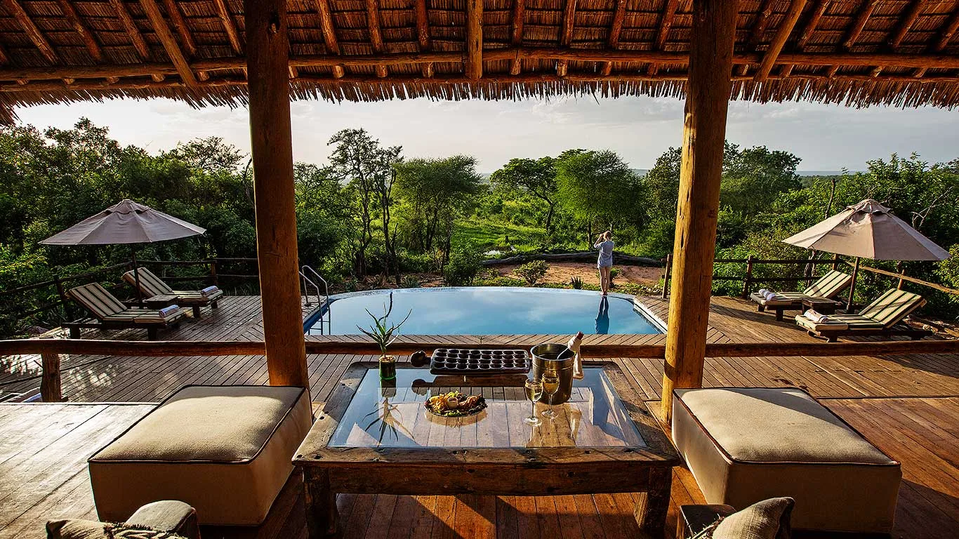 Waterhole-view pool