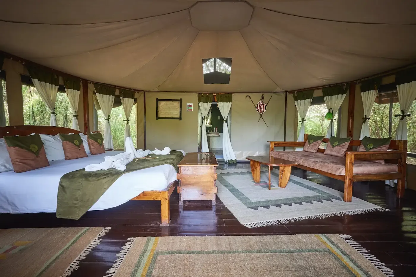 Double tent interior
