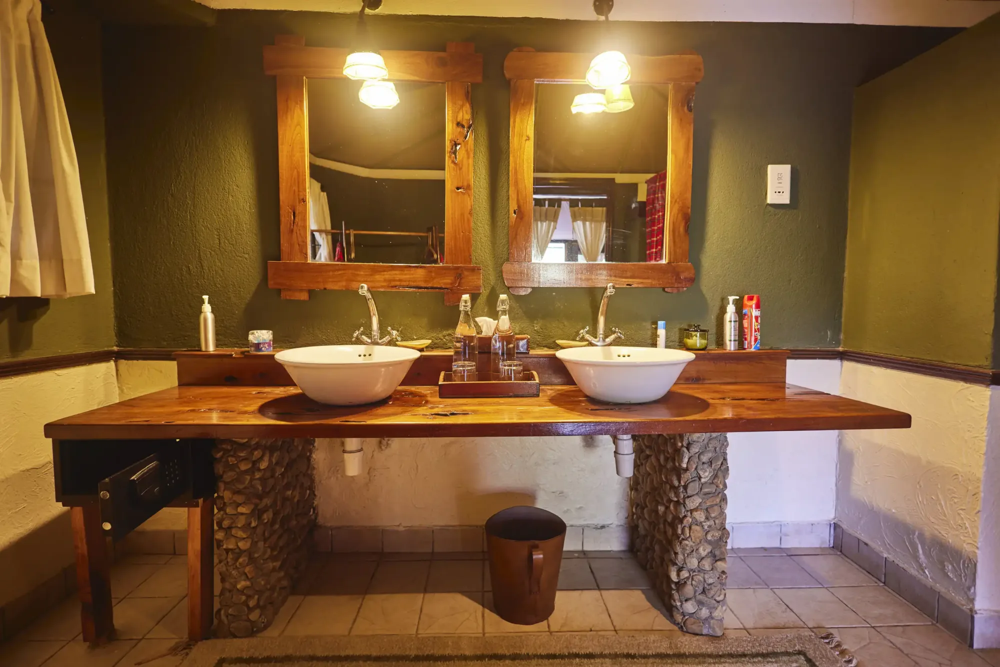 En-suite bathroom